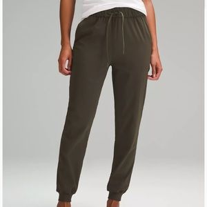 Lululemon Stretch High-Rise Jogger